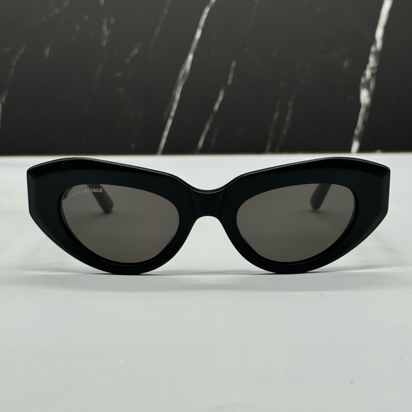 NEW BB0236S 001 BALENCIAGA BLACK WOMEN CAT EYE BALENCIAGA SUNGLASSES - Picture 5 of 12